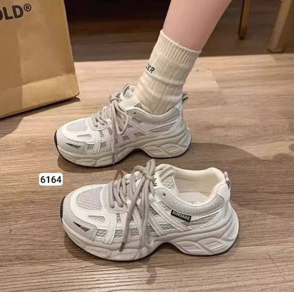 حذاء رياضي 🩷