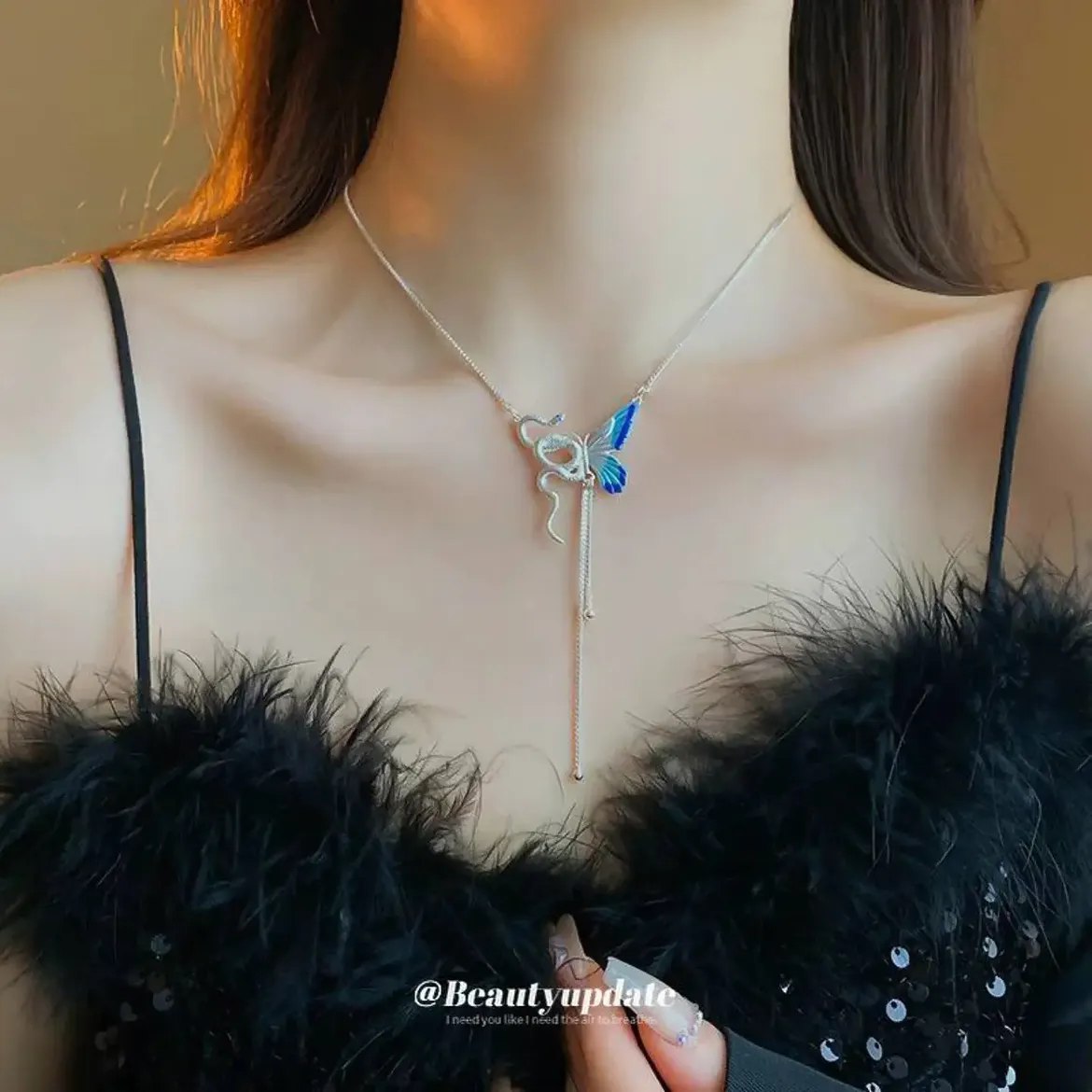 قلادة فراشة 🦋