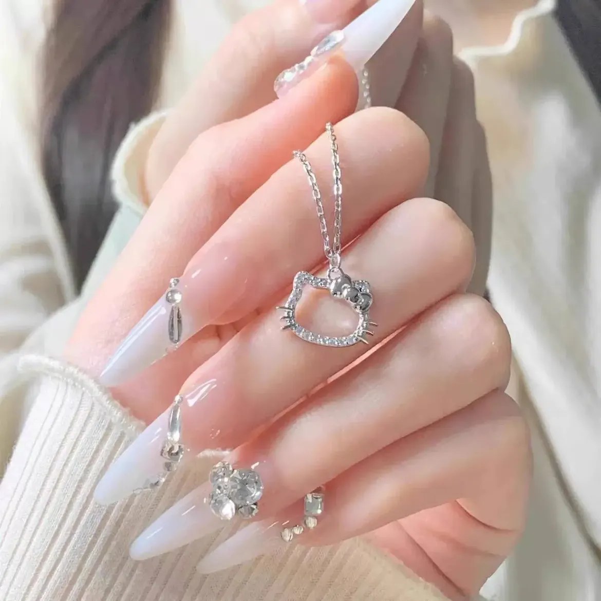 قلادة هيلو كيتي 🎀✨