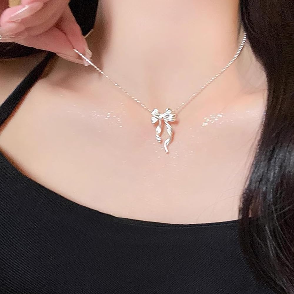 قلادة فيونكة 🎀