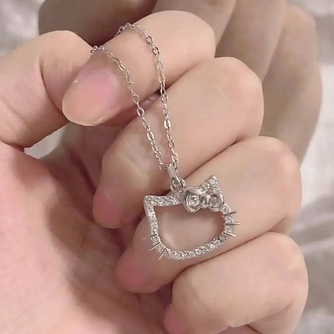 قلادة هيلو كيتي 🎀✨